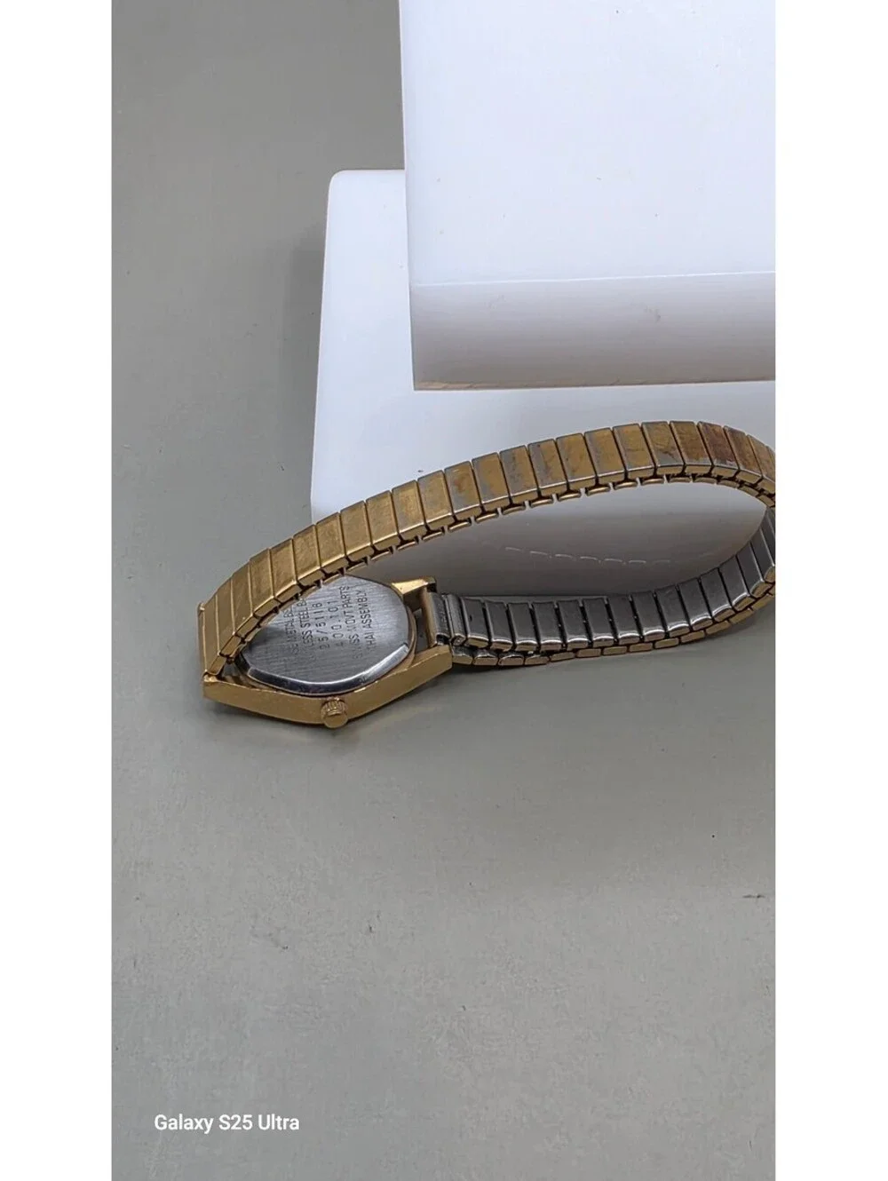 Armitron Ladies Gold Tone Diamond Quartz Dress Watch/ 18mm